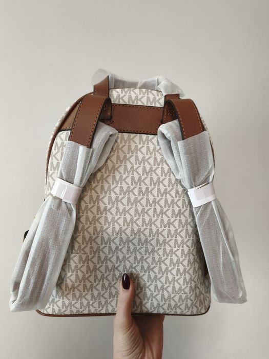 Крутезний рюкзак МК !