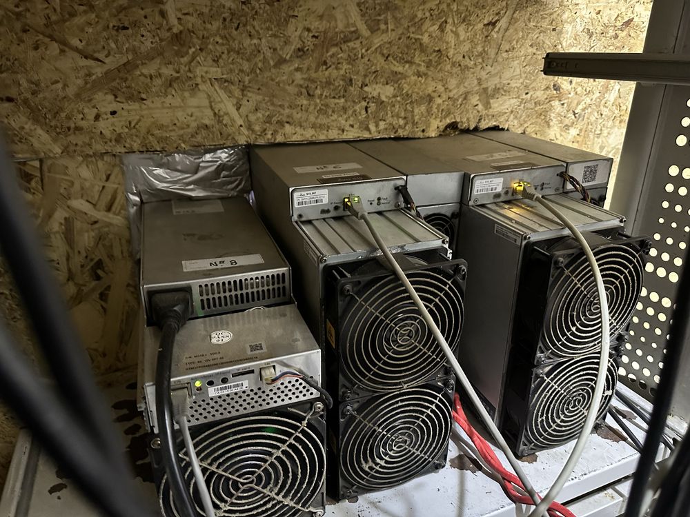 Vendo mineradoras de Bitcoin antminer e whatsminer