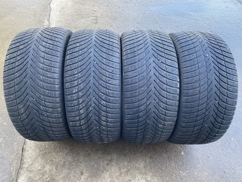285/40 R21 Nokian