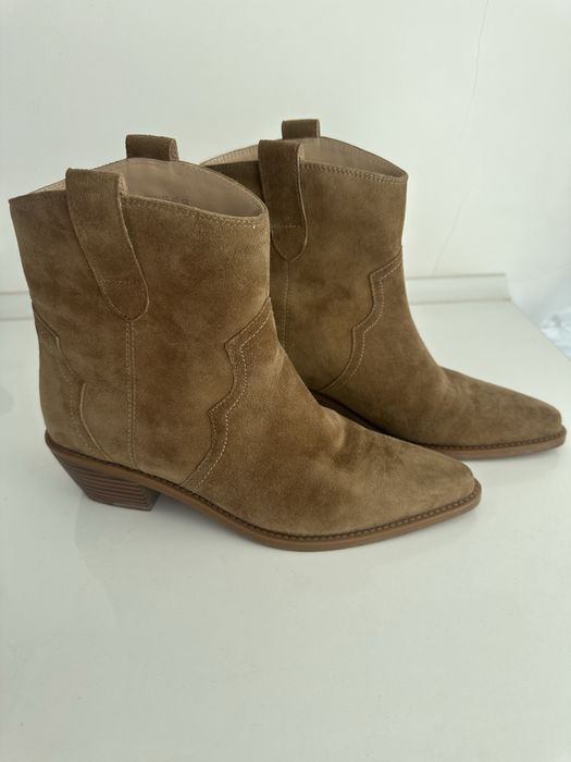 Замшевые ботинки казаки