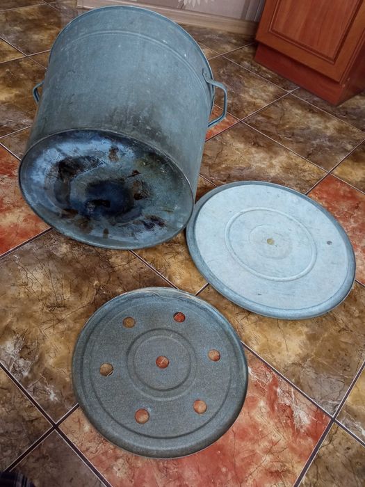 Garnek. Stary garnek. Stary garnek do gotowania