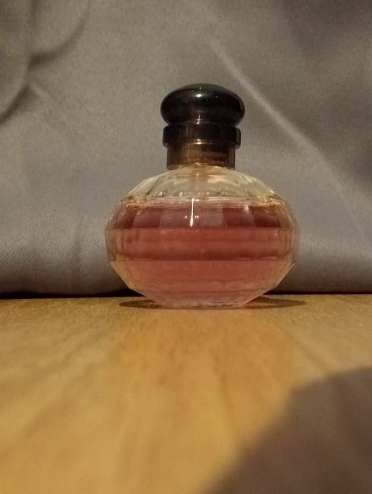Perfumes mal usados 1€ cada.