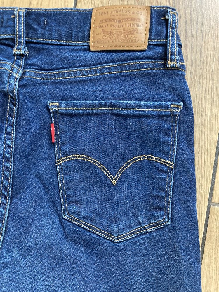 Levis 724 high rise straight proste wysoki stan 501 w27