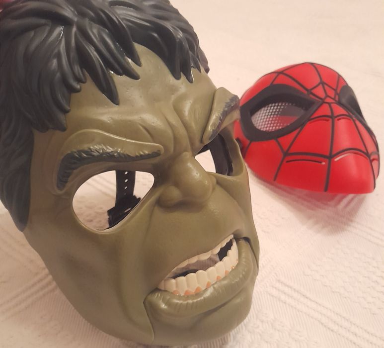 Máscaras da Marvel: Hulk e Spiderman