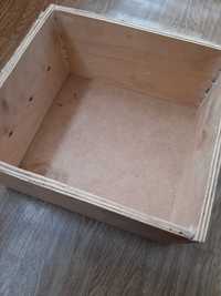 Ящик дерев'яний. Довжина 20см, ширина 18,5см, висота 10см.