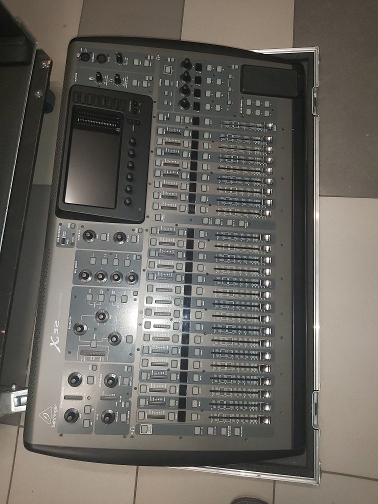 Beringer x32  full