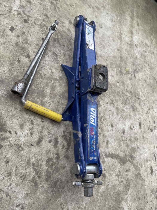 автомобильный домкрат Vitol 150000