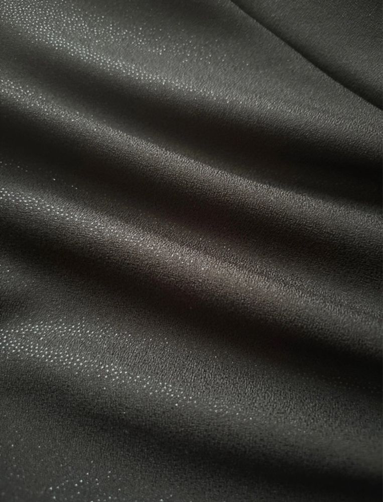 Sukienka czarna wieczorowa na studniówkę bal półmetek