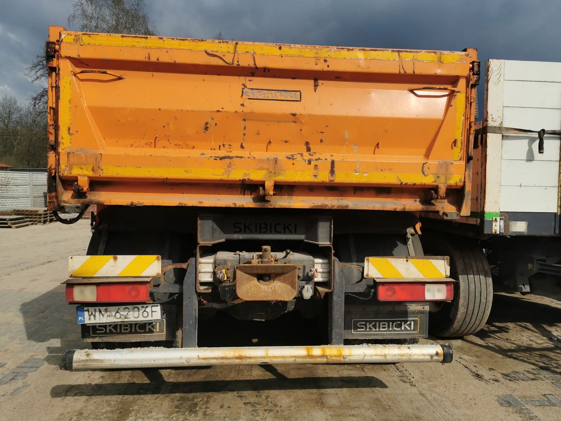 Renault HD007/2  Renault Wywrot 3 osie Pierwszy właściciel