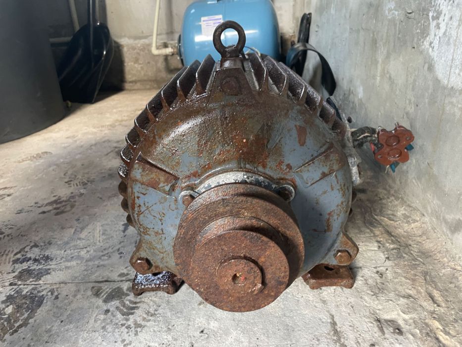 Електродвигун 7.5 кВт 3-фазний