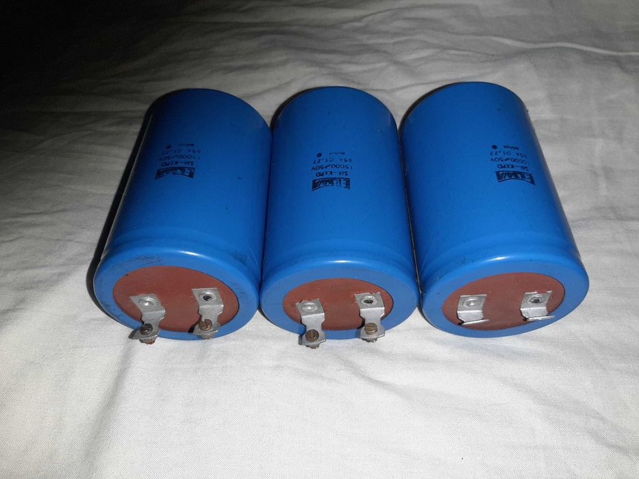 Продам 1-н конденсатор ELWA 50 вольт 15000 микрофарат