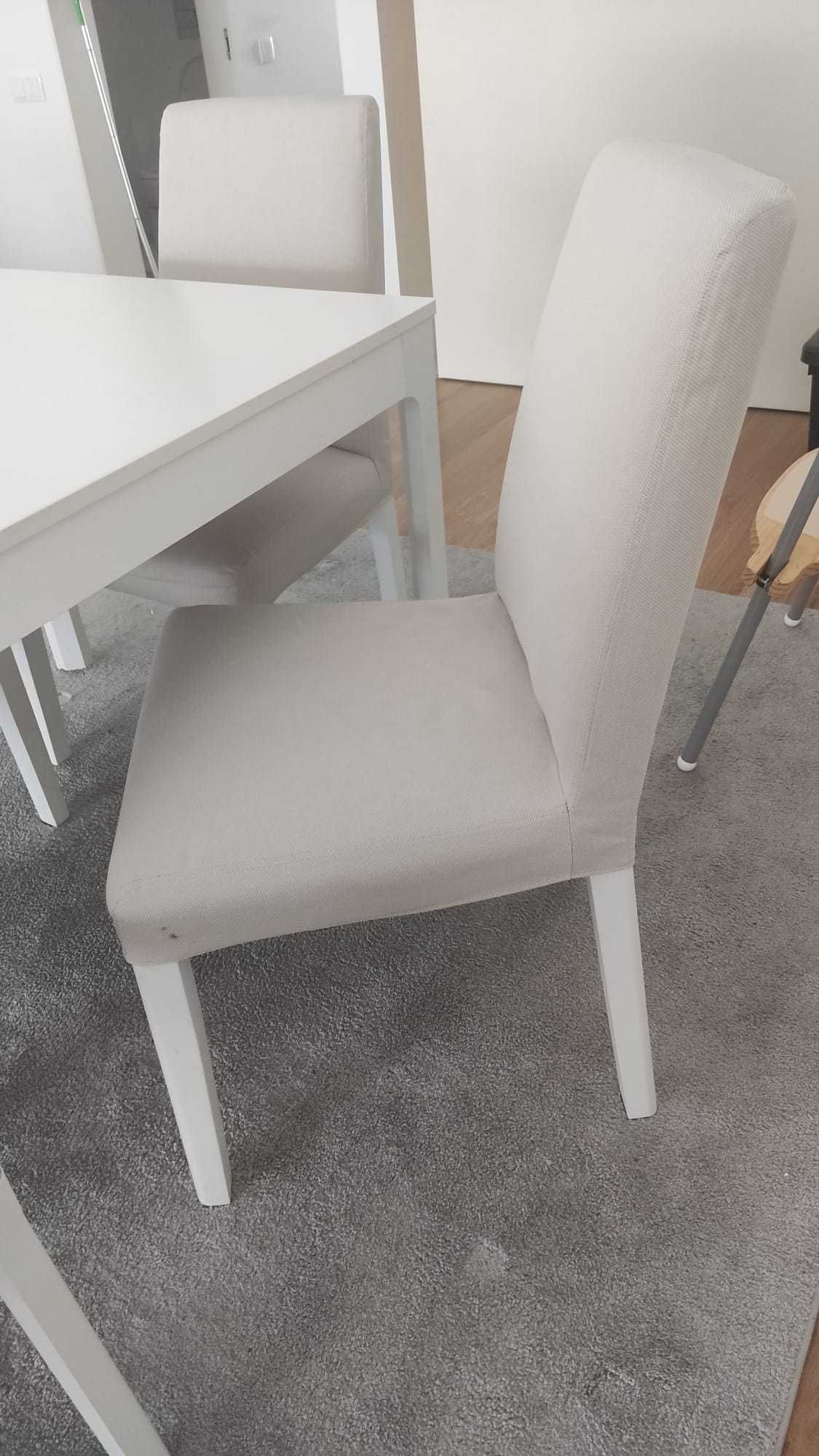 Mesa de jantar extensivel com 6 cadeiras