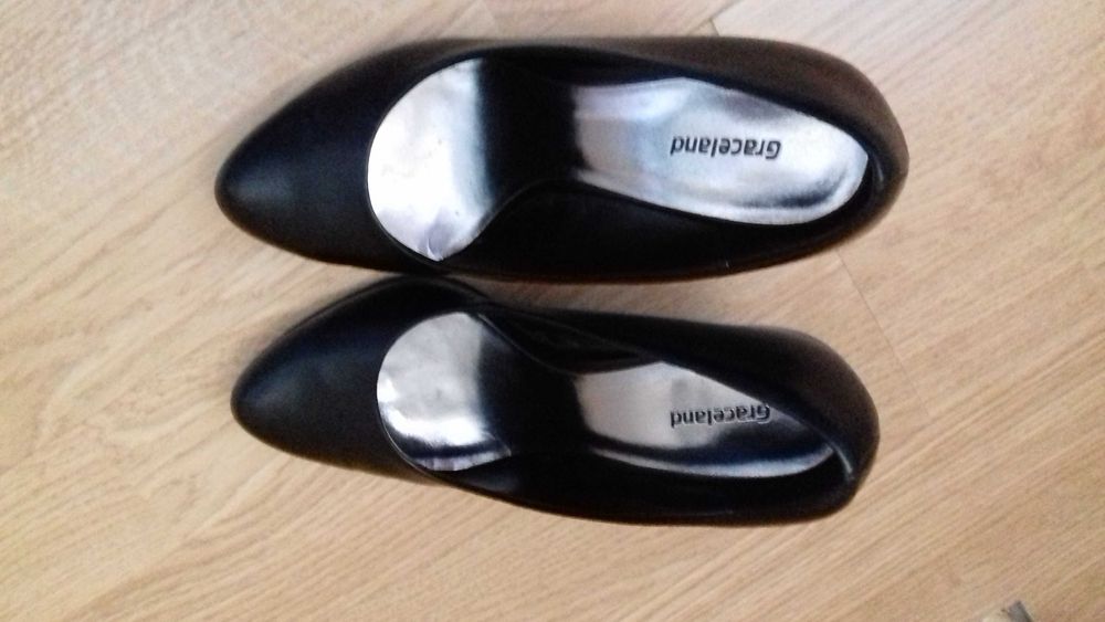 Czarne szpilki, rozmiar 37