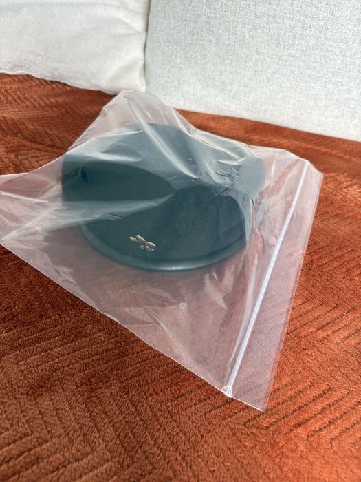 Beret harcerski czarny r. 58 plus lilijka jak NOWY