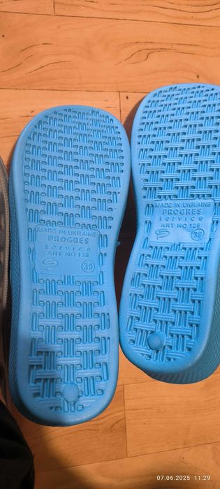 Продам женские сланцы