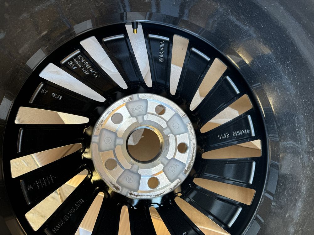 Felga 8,0x18 ET44 Skoda Superb IV 3P0 oryginał jak NOWA