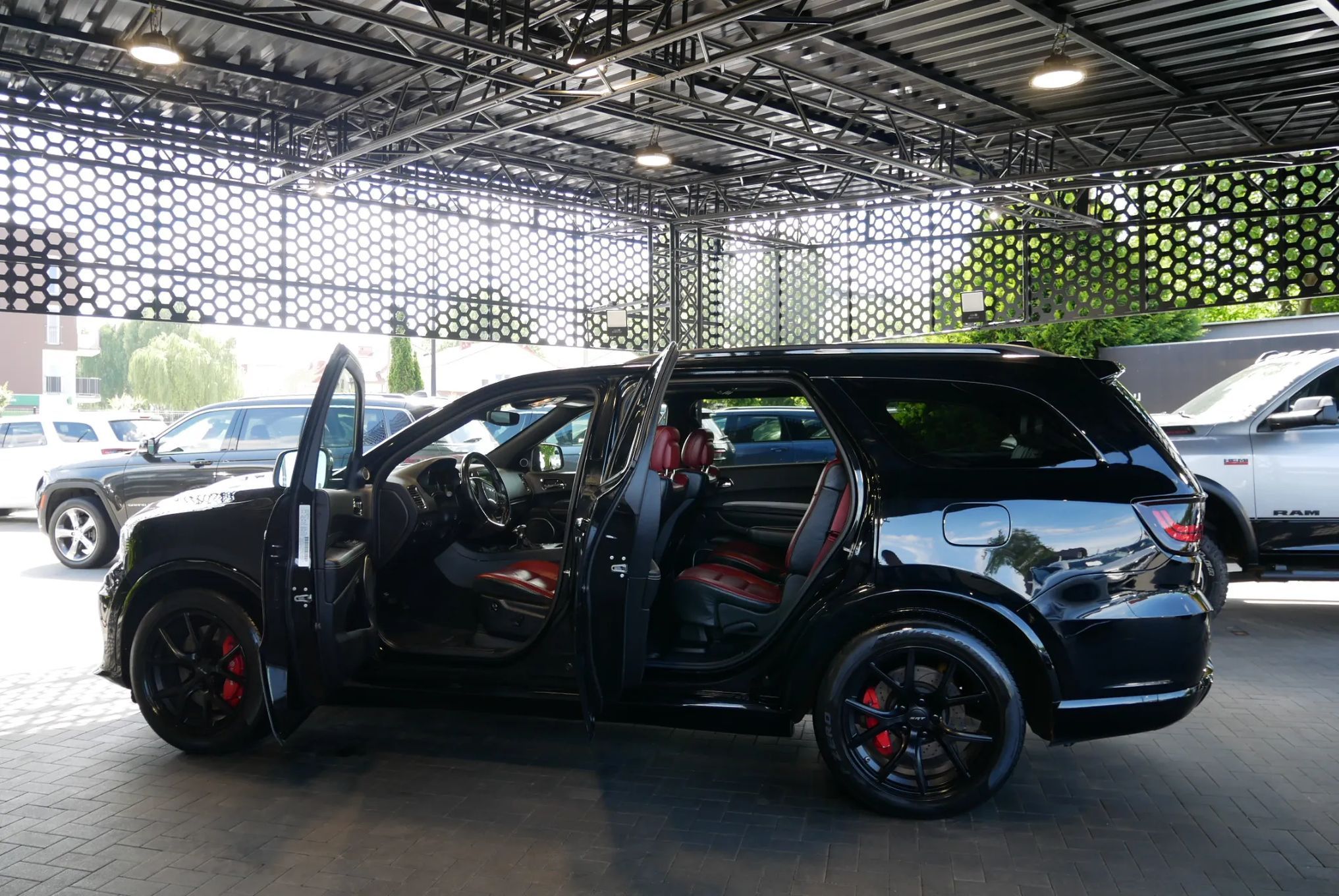 Dodge Durango SRT 6.4L 475KM 6os. Gaz 4x4 Radar Harman Kardon WentylSzyberdachLEDCam
