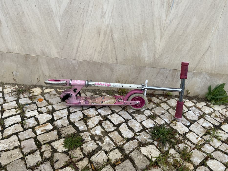 Trotinete Barbie Glam dobrável – usada mas funcional
