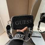 Torebka czarna Guess Guess