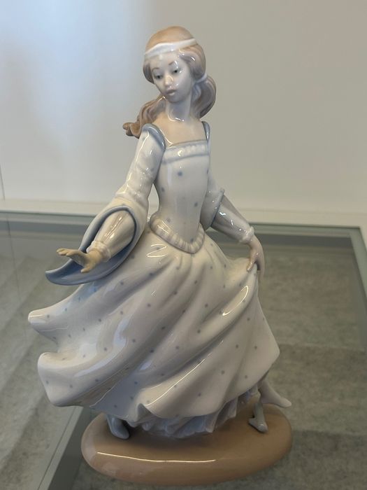 Lladró - Cinderella 4828 (danificado)
