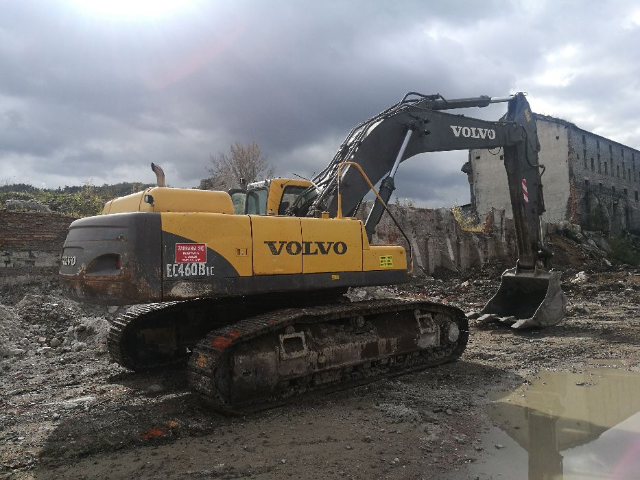 Wynajem maszyn budowlanych koparek gosienicowych  T do 48 T JCB Volvo