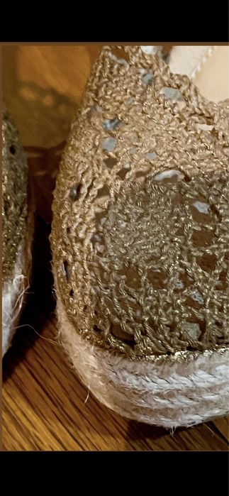 Sandalias cumha dourada