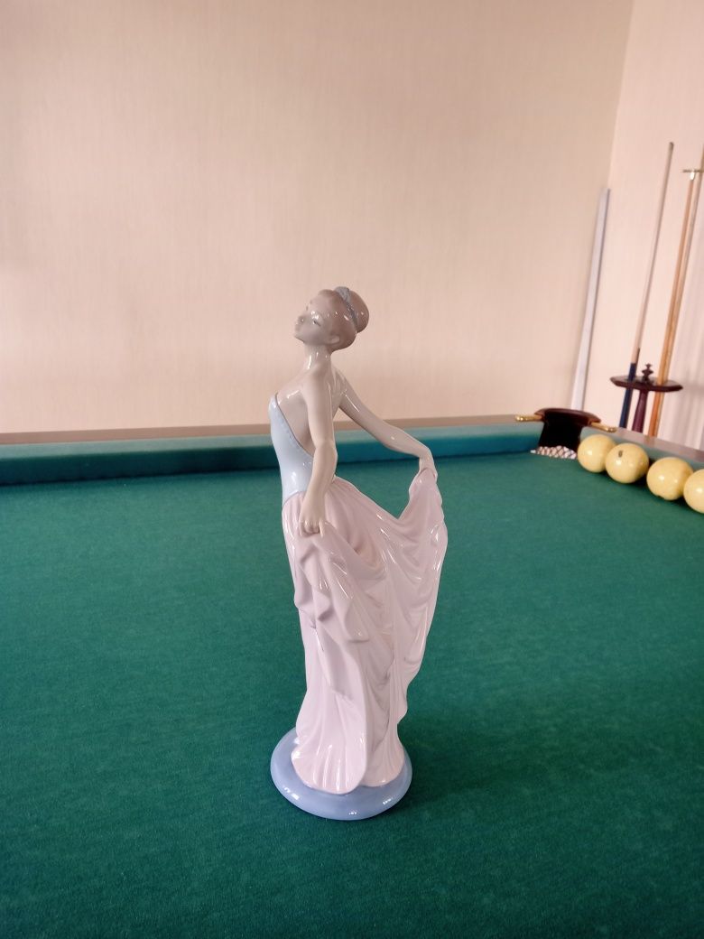 Фарфор  Lladro Dancer(SPECIAL EDITION)