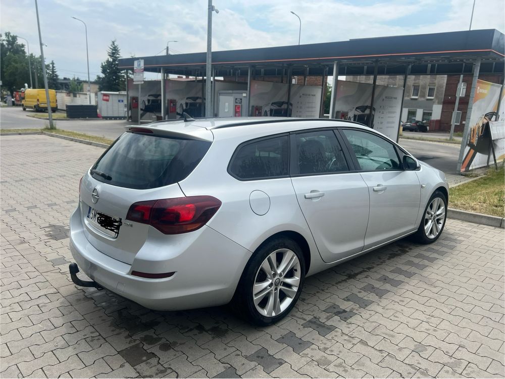 Opel Astra J IV 1.7 Cdti 110km