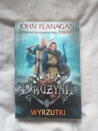 John Flanagan "Drużyna, Wyrzutki"