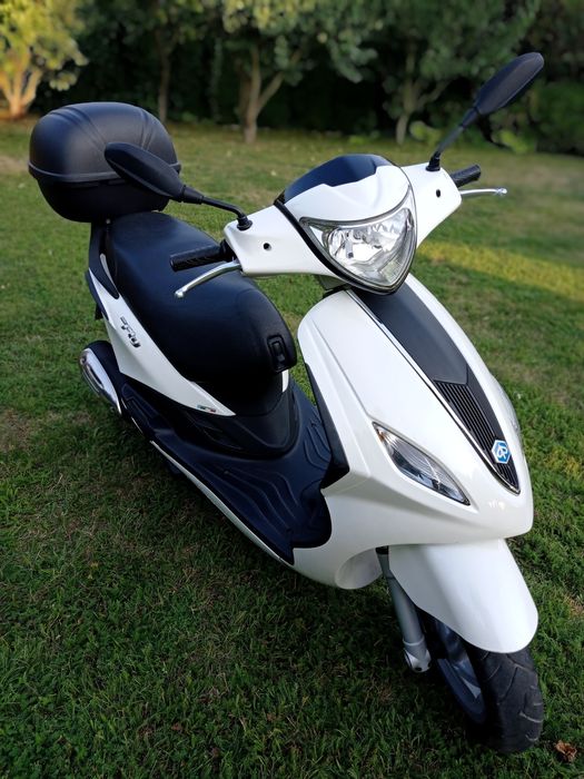 Piaggio Fly 125 ie. Vmax. 115 km/h