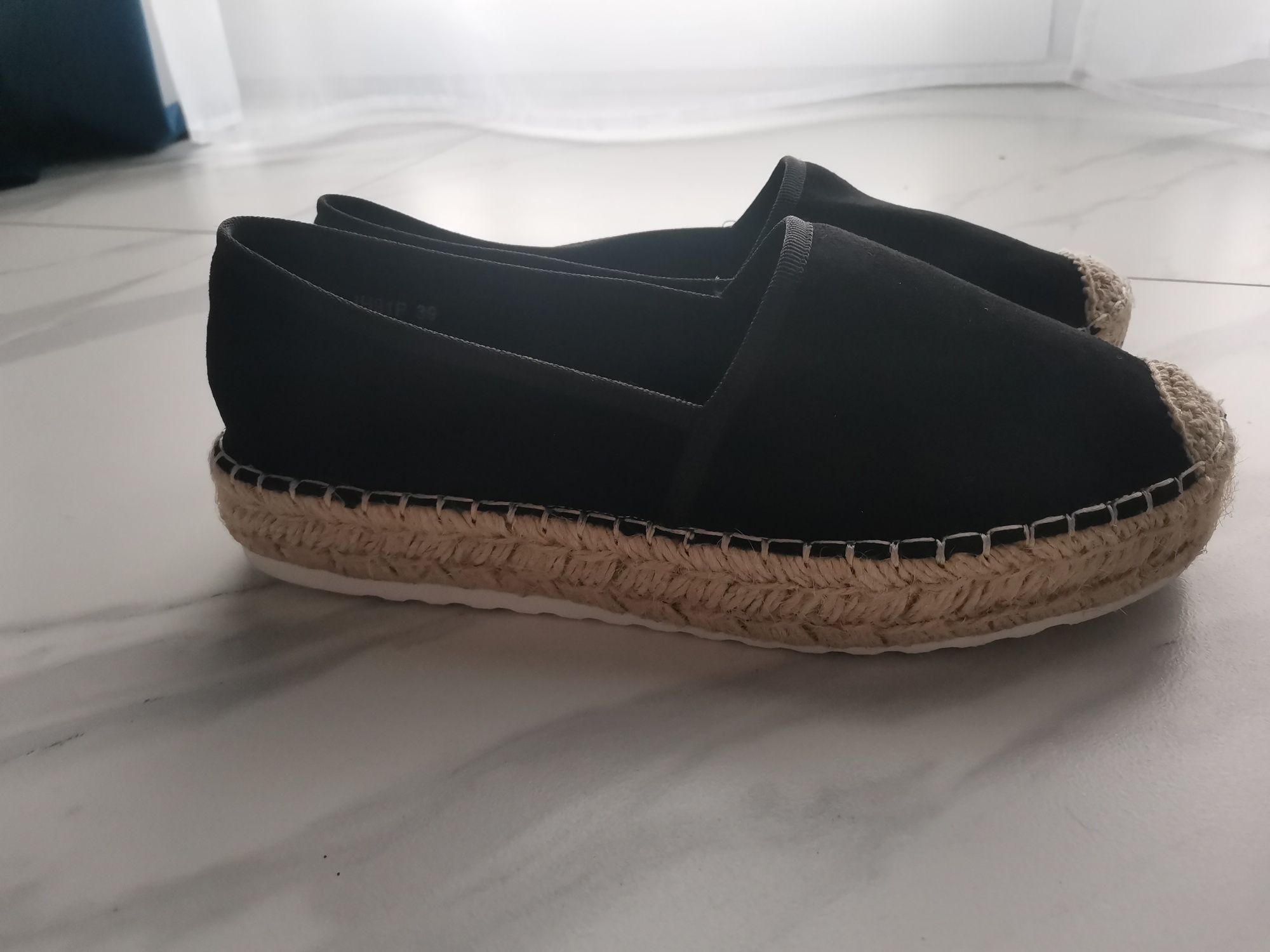 Czarne espadryle