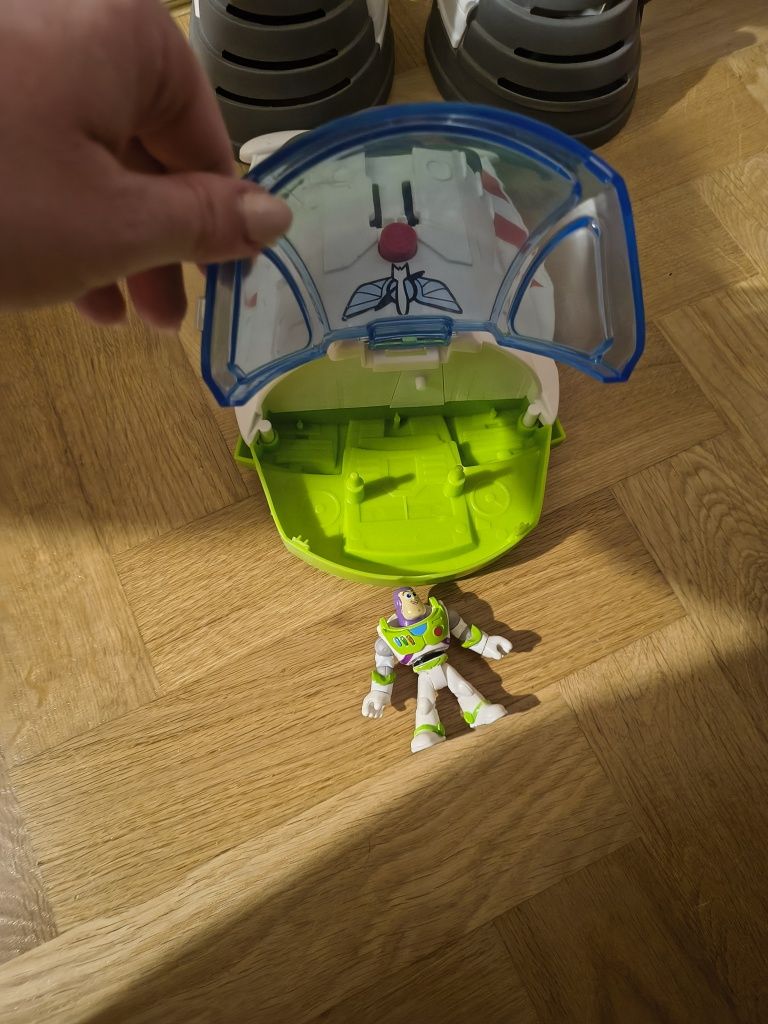 Buzz Astral Imaginex robot