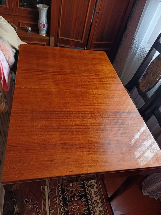 Розкладний стіл в хорошому стані