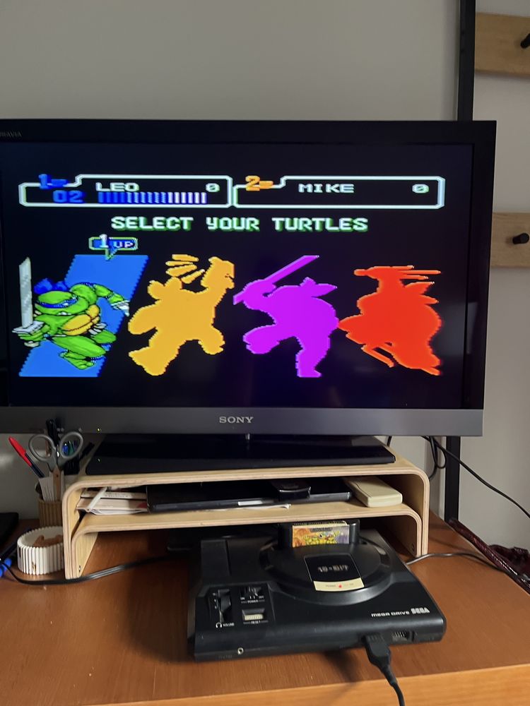 Mega Drive 3 comando ,3 originais e um com todos os jogos disponíveis