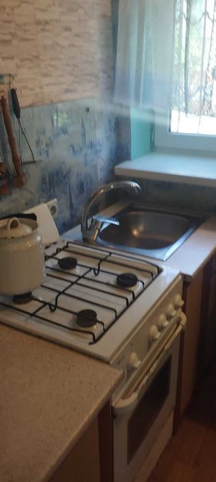 Сдам Времянку на Верхней Хортице (ост.маг."Десятка") Для женщины!