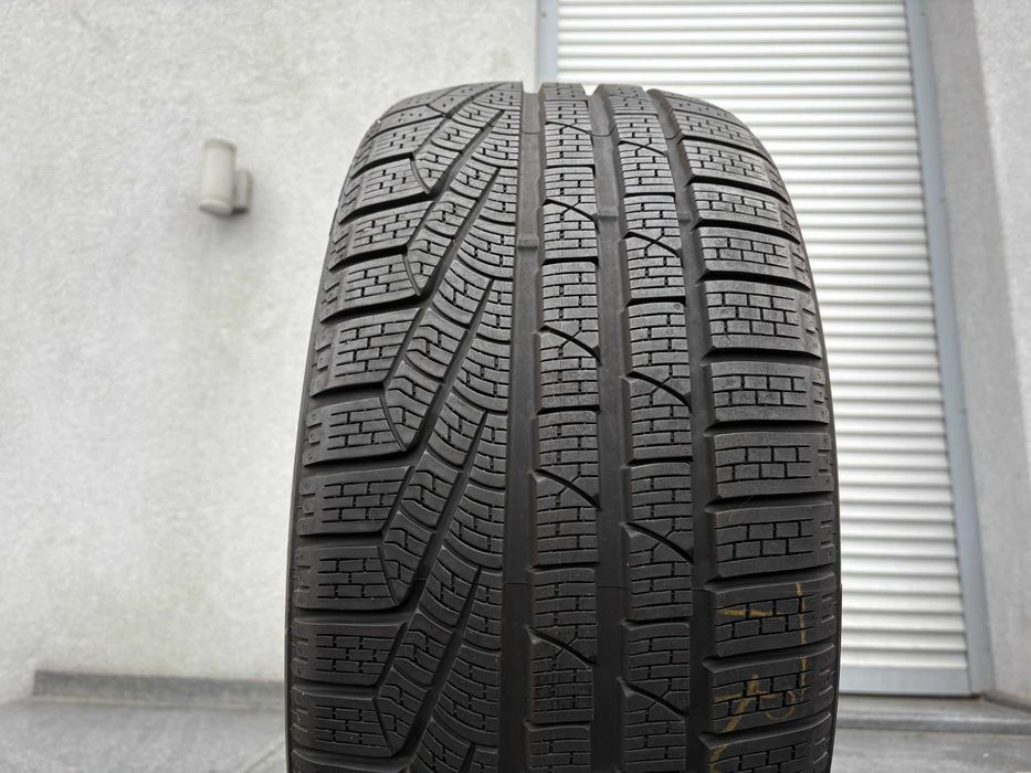 1szt zima 235/40R18 Pirelli SottoZero Winter240 SerieII 91V 7,2mm P38Z