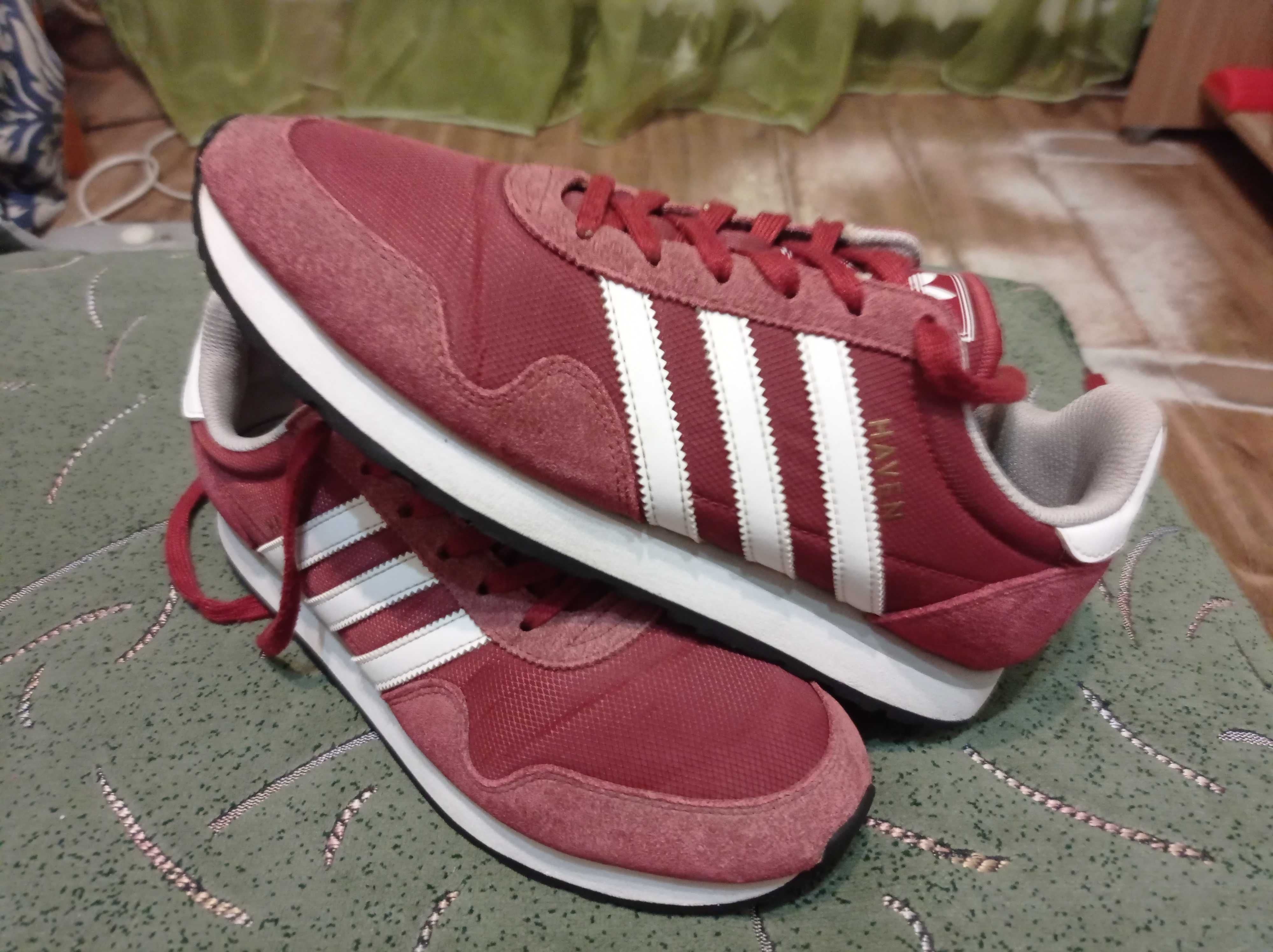 Кроссовки кожаные Adidas (оригинал) фирменные размер-41 стелька-26см