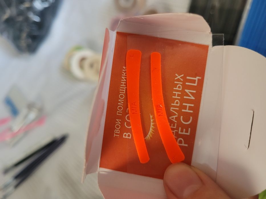 Пінцети та інші товари для нарощування вій