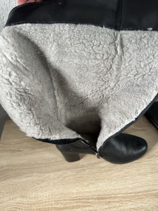 Жіночі шкіряні чоботи