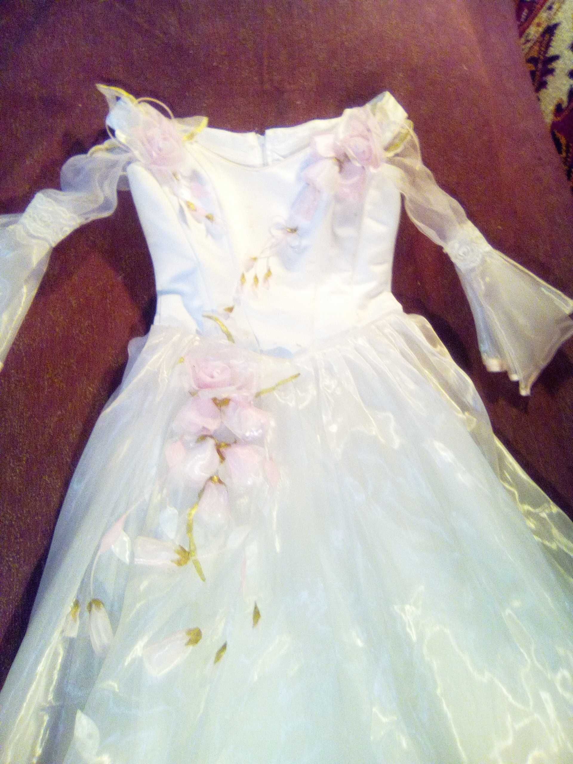 Свадебно-вечернее платье в химчистку недорого