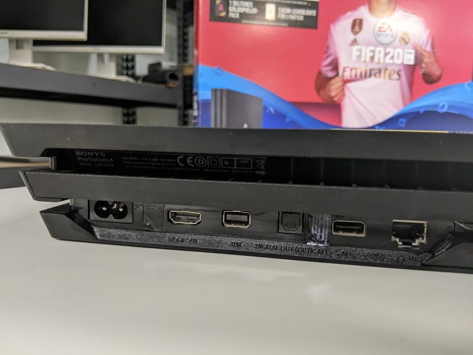 Sony PlayStation 4Pro 1Tb