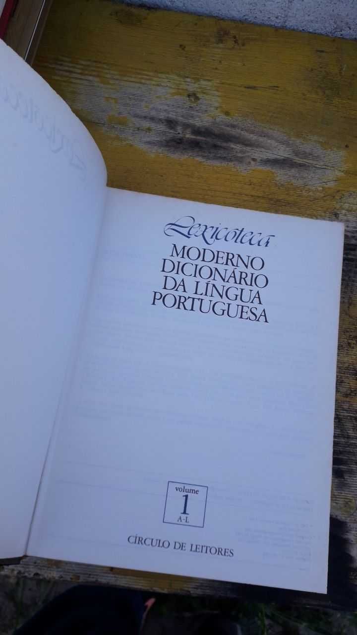 Moderno dicionario da lingua portguesa -Circulo de leitores lexicoteca