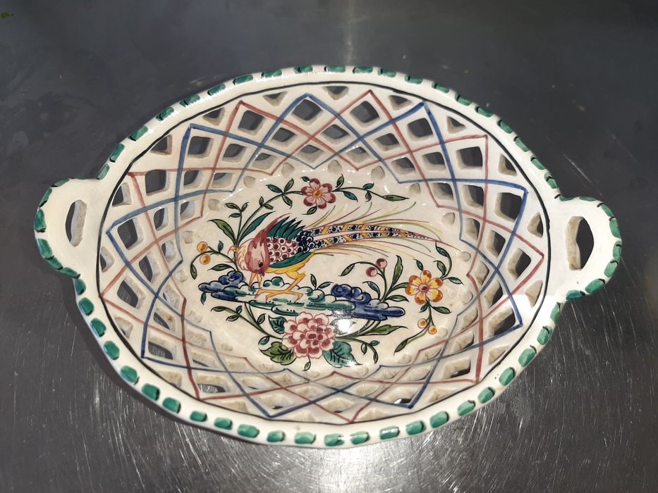 Cesta de porcelana pintada à mão