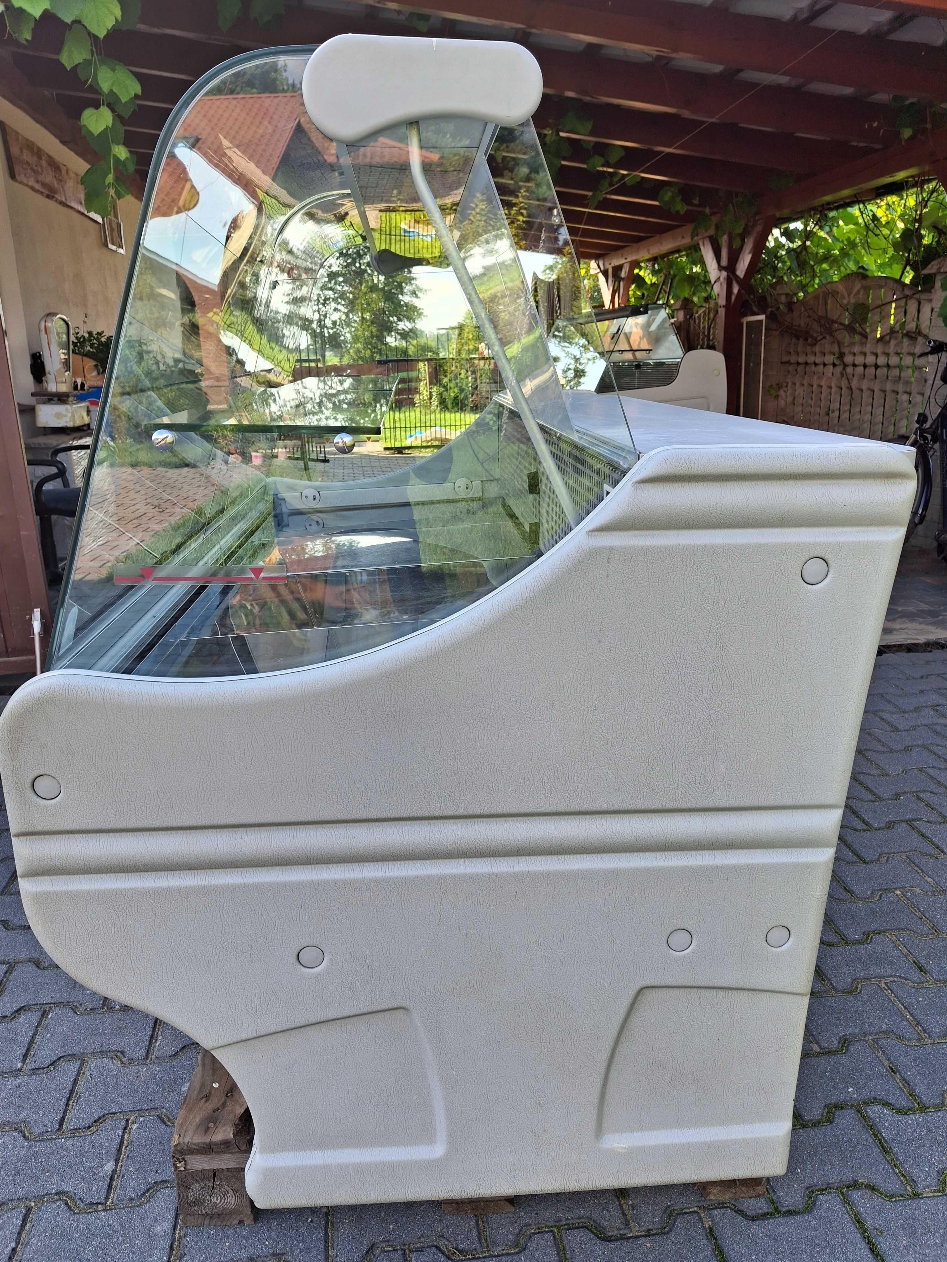 Lada chłodnicza witrynowa