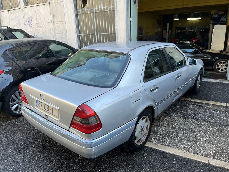 Mercedes-Benz C200