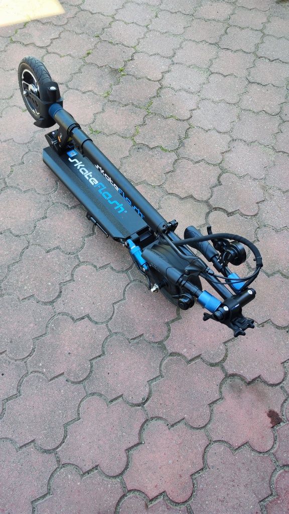 Hulajnoga elektryczna SkateFlash echo