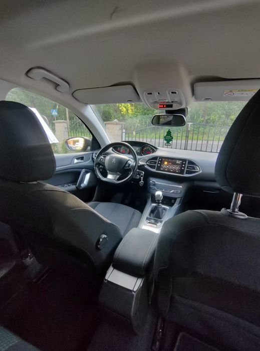 Peugeot 308 bogate wyposażenie orginalny przebieg kamera cofania