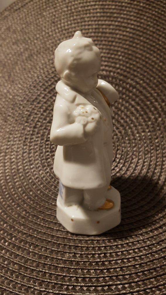 Figurka z porcelany ze  złotym motywem firmy Katzhütle 1920r