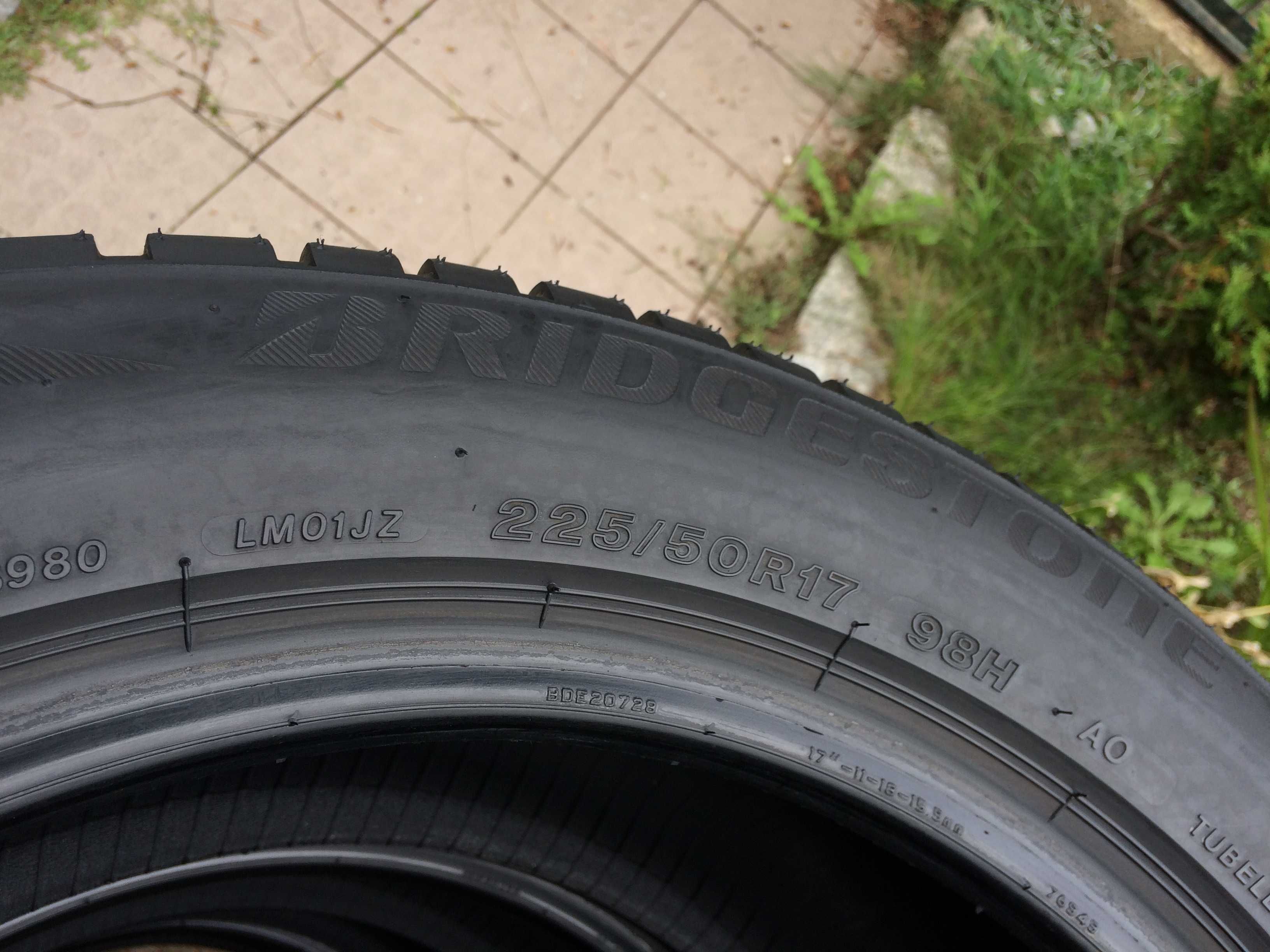 BRIDGESTONE Opona zimowa Blizzak LM001 225/50R17 98H XL AO