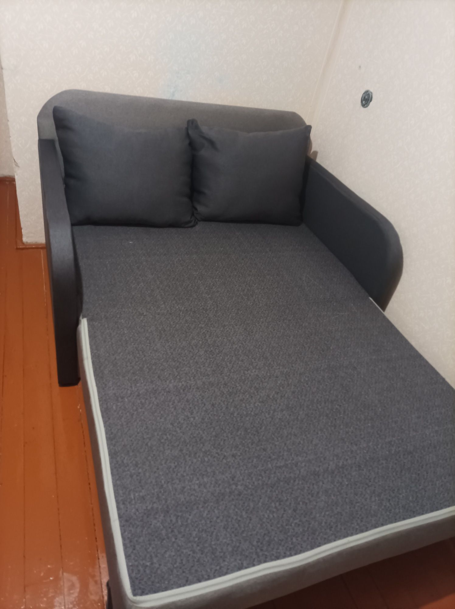 Продам новий диван